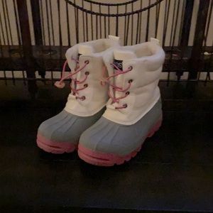 Winter boots for rain or snow for big girl size 2/3.Good condition with no flaws
